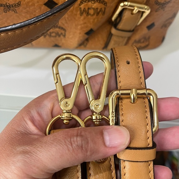 MCM COGNAC VISETOS TOTE WITH LONG STRAP. EXCELLENT CONDITION 😍 - Picture 6 of 14